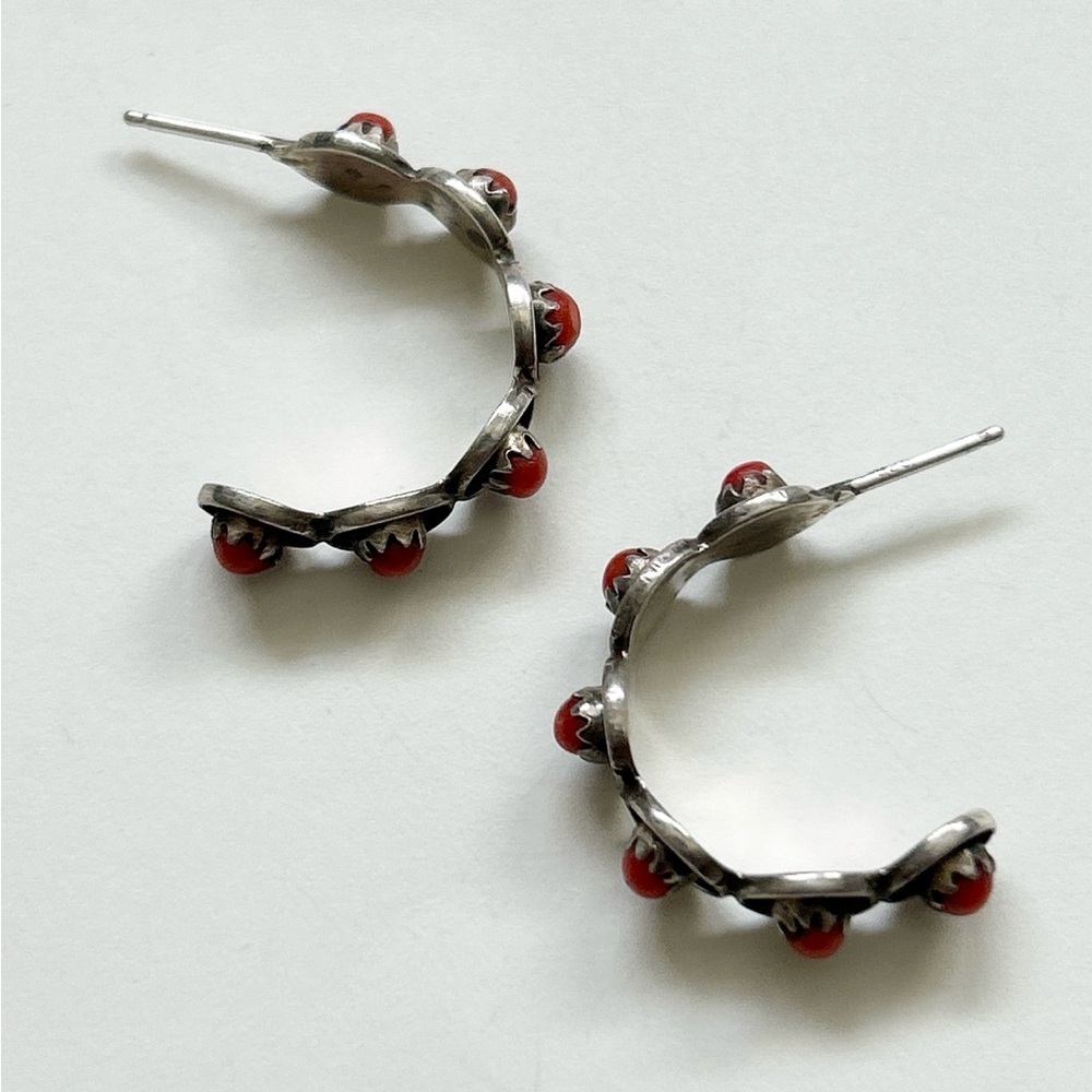 Vintage Southwestern Snake Eye Coral Sterling Silver C Hoop Earrings - Picture 10 of 11